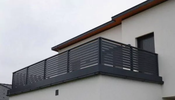 pagar balkon
